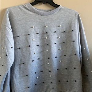 Gray long sleeve shirt